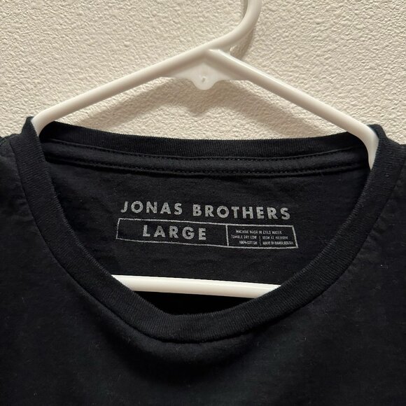 Jonas Brothers THE TOUR 2023 T-Shirt Size Large - Picture 3 of 3